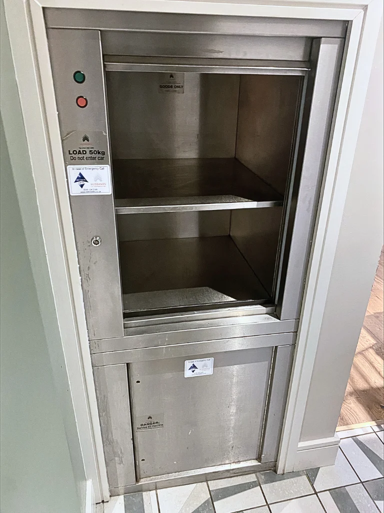 بالابر رستورانی چیست و چه کاربردهایی دارد؟